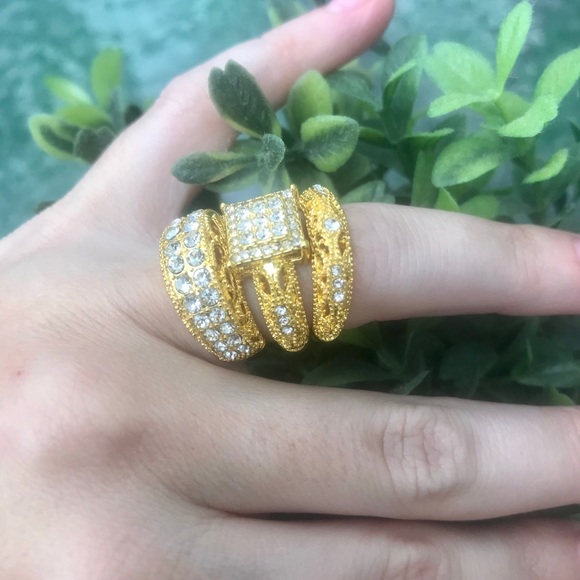 *New 3PC Set Yellow Gold Diamond Ring - Picture 3 of 4